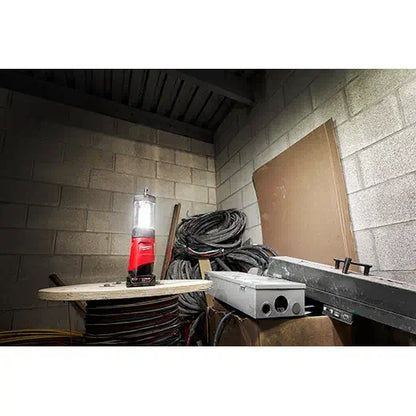 Milwaukee 2362-20 Lámpara de trabajo M12 con carga USB (solo herramienta)