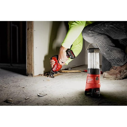 Milwaukee 2362-20 Lámpara de trabajo M12 con carga USB (solo herramienta)