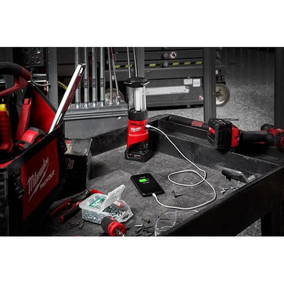 Milwaukee 2362-20 Lámpara de trabajo M12 con carga USB (solo herramienta)