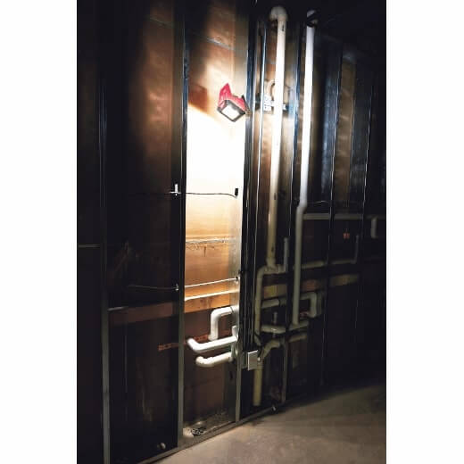 Luz de inundación de montaje Milwaukee 2364-20 M12 ROVER (solo herramienta)