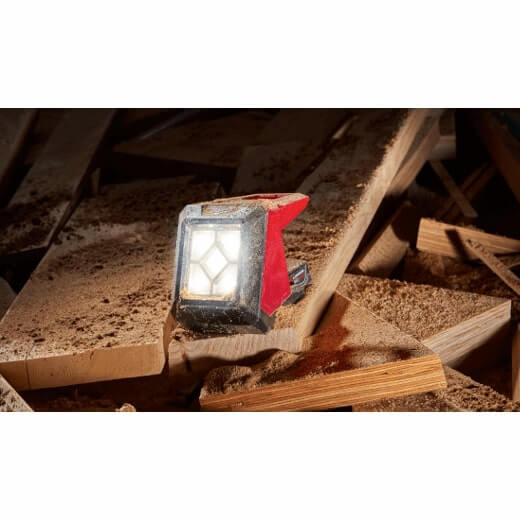 Luz de inundación de montaje Milwaukee 2364-20 M12 ROVER (solo herramienta)