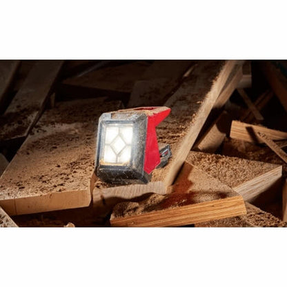 Luz de inundación de montaje Milwaukee 2364-20 M12 ROVER (solo herramienta)