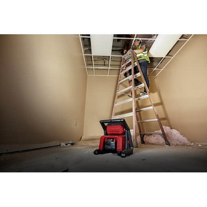 Milwaukee 2366-20 M18 ROVER Foco de inundación de doble potencia (solo herramienta)