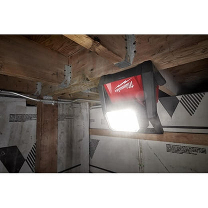 Milwaukee 2366-20 M18 ROVER Foco de inundación de doble potencia (solo herramienta)