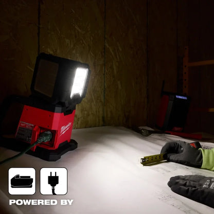 Milwaukee 2368-20 Foco e Iluminación de Área de Triple Panel M18 Rover de Doble Alimentación