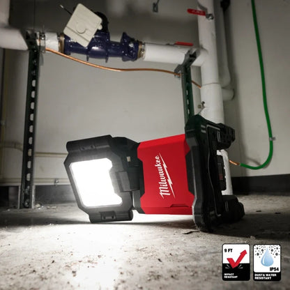 Milwaukee 2368-20 Foco e Iluminación de Área de Triple Panel M18 Rover de Doble Alimentación