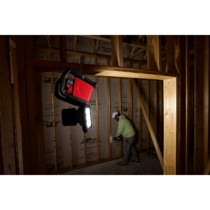 Milwaukee 2368-20 Foco e Iluminación de Área de Triple Panel M18 Rover de Doble Alimentación
