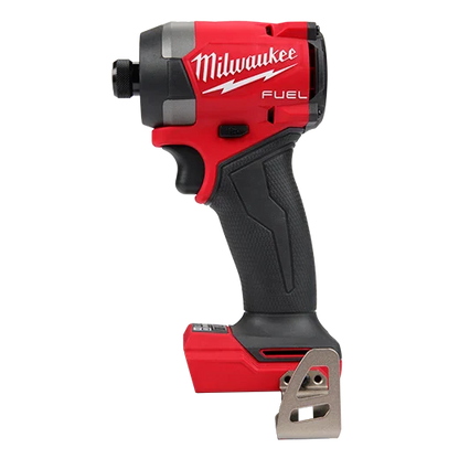 Milwaukee 3697-22 M18 FUEL Kit combinado de 2 herramientas - Taladro percutor y destornillador de impacto con 2 baterías y cargador