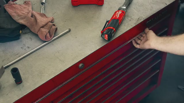 Milwaukee 49-66-7011 12PCSHOCKWAVE Impact Duty 1/2" Drive SAE Deep 6 Point Socket Set product video